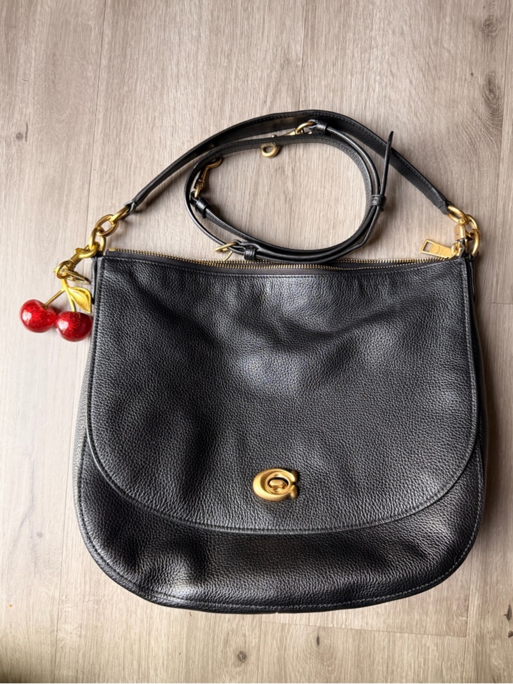 Coach Polished Pebble Leather Shoulder Bag in Black (CA079)  (NWOT) Retail $395